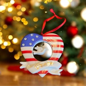 Avon 2004 vintage stars and stripes Peace ornament